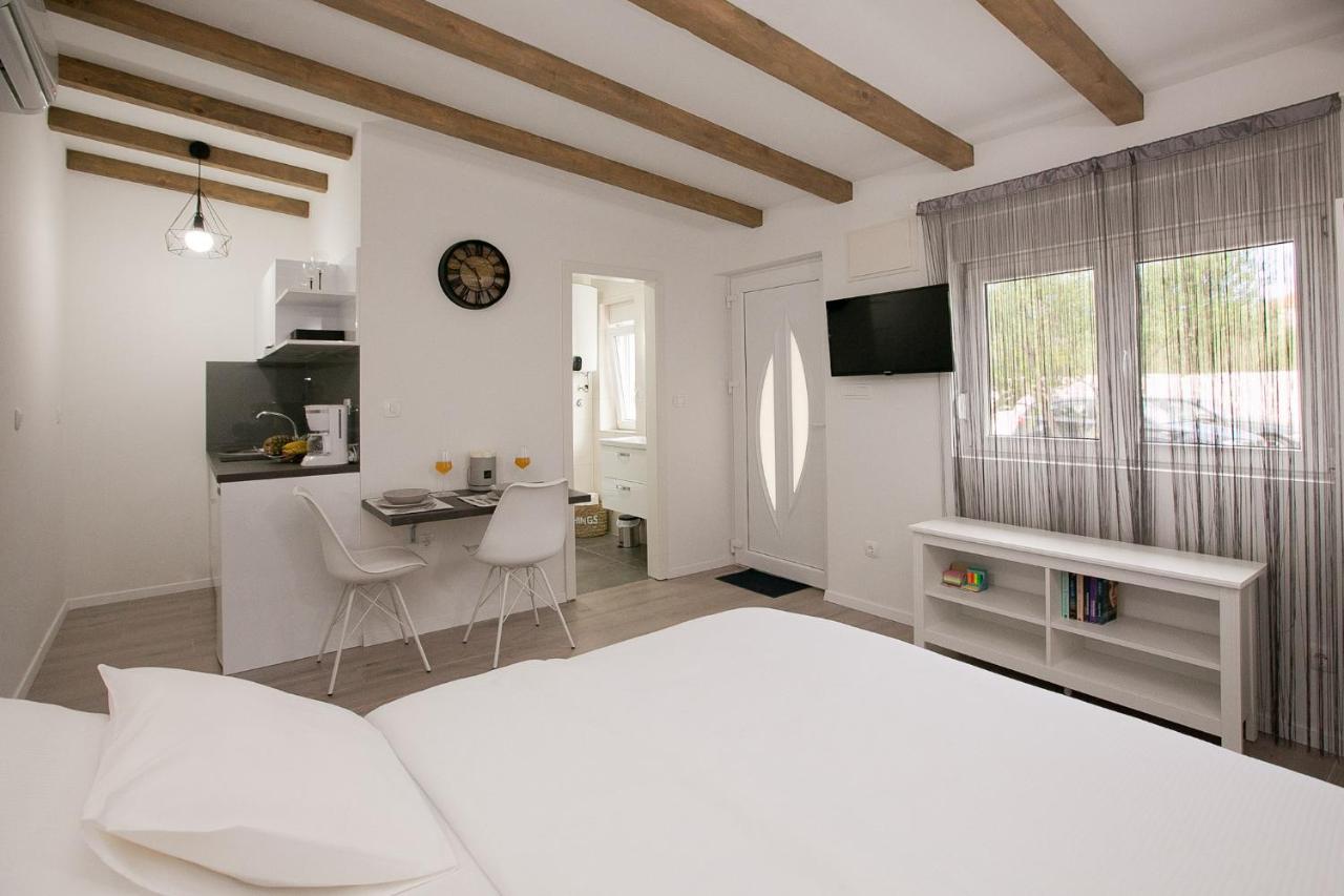Studio Apartments Tara Zadar Exterior photo