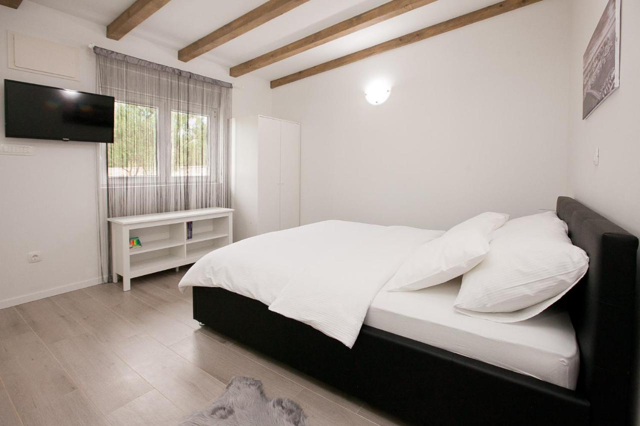 Studio Apartments Tara Zadar Exterior photo