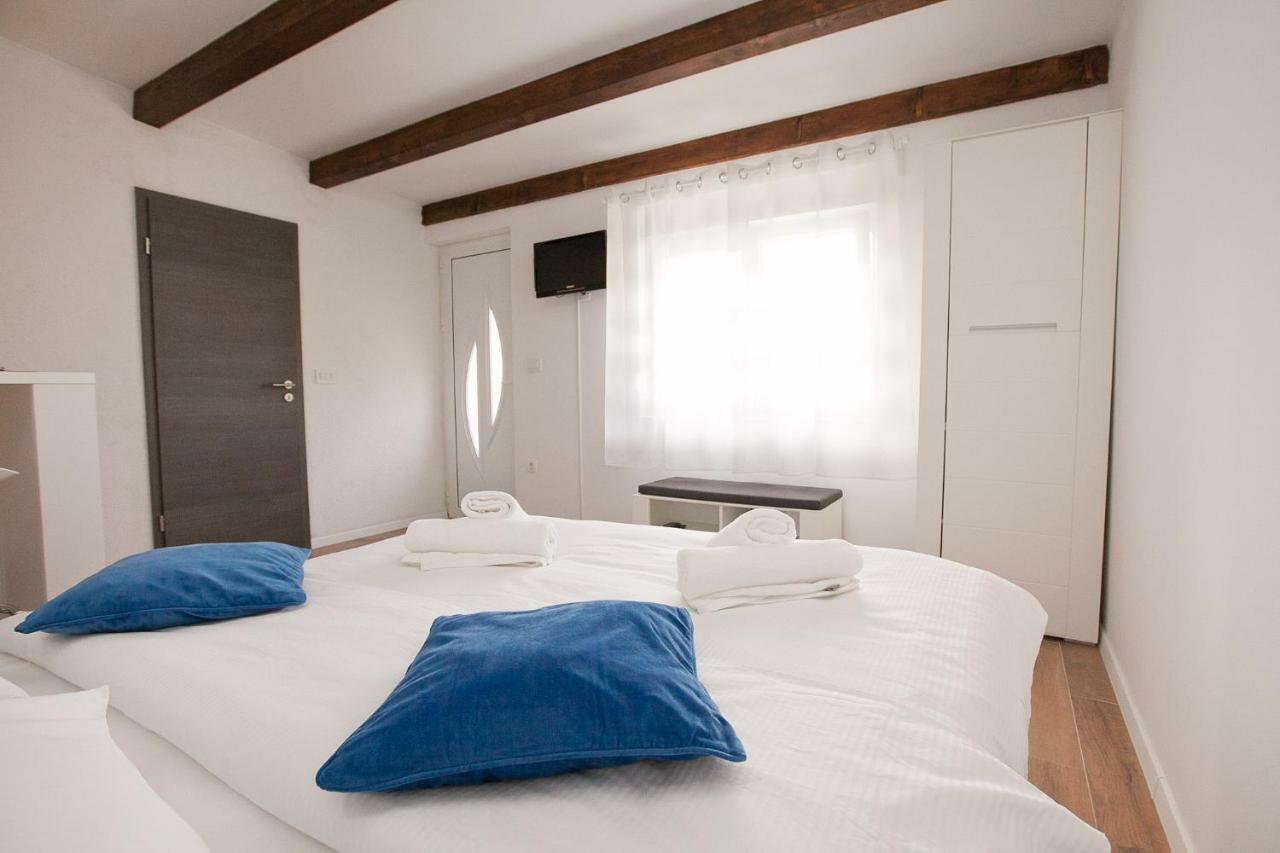 Studio Apartments Tara Zadar Exterior photo